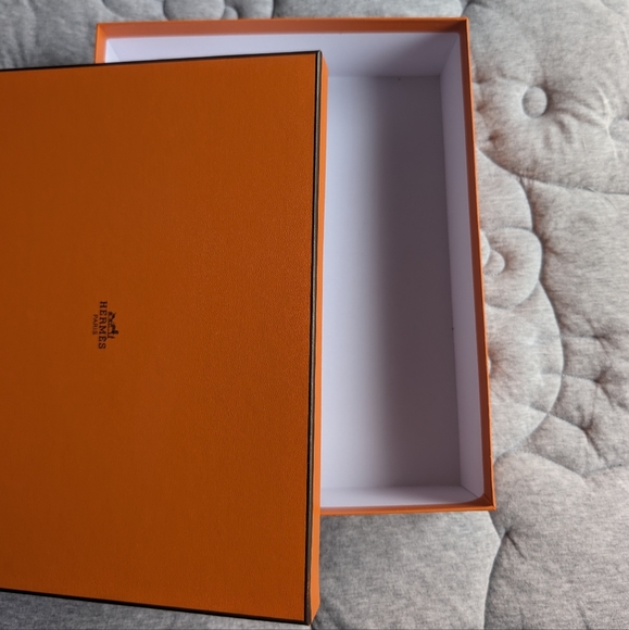 Hermes Box - Picture 3 of 3